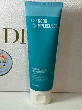 Good Molecules Soothing Azelaic Acid Cleanser 120 mL - NEW SEALED no box